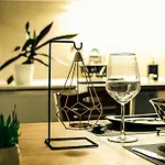 Апартаменти Square