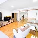 Square * 斯科普里