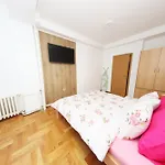 Апартаменти Square *