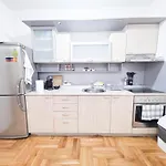 Square Апартаменти